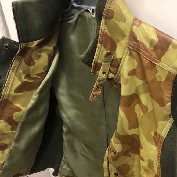 Camouflage Vest from Argentina (NEVER WORN) - Picture 6 of 8